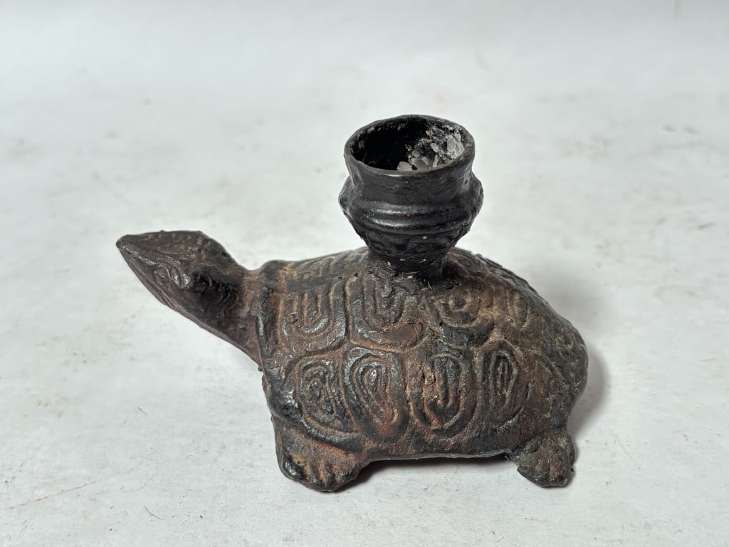 Vintage Metal Turtle Candle Holder: Vintage Metal Turtle Candle Holder, 4in by 2.75in