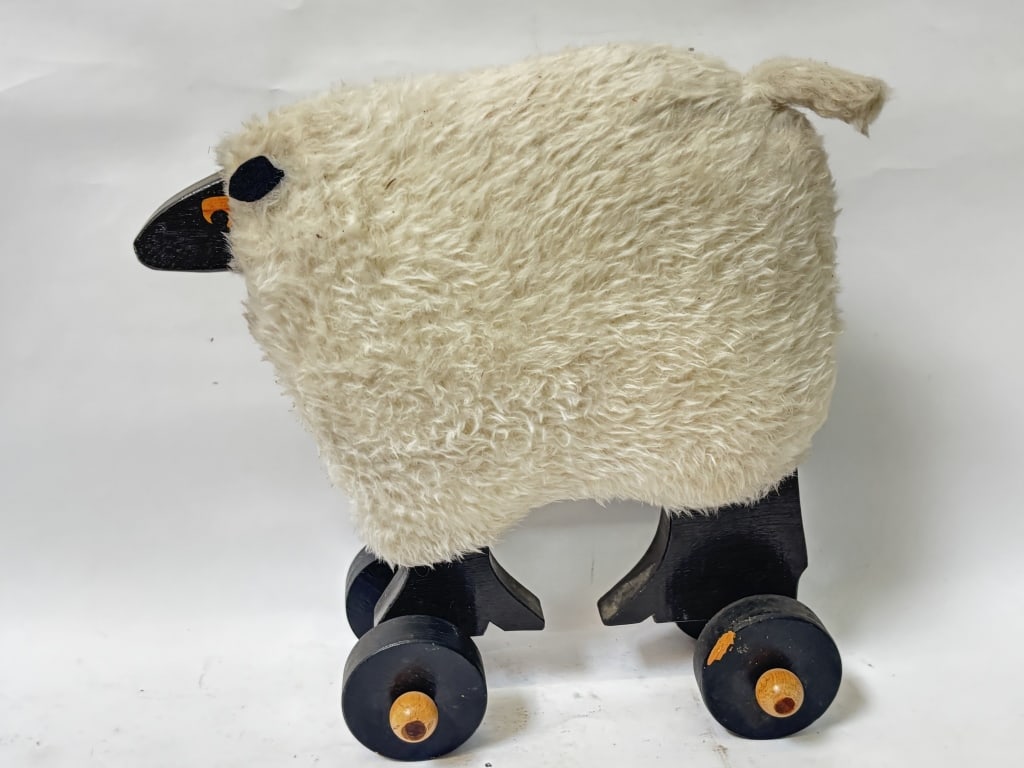 Vintage Sheep Pull Toy: Vintage Sheep Pull Toy, 11.5in by 10.5in