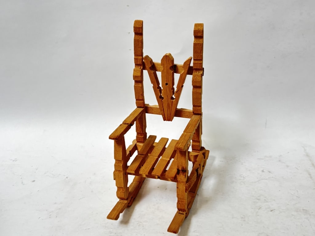 Vintage Miniature Folk Art Rocking Chair: Vintage Miniature Folk Art Rocking Chair, 7.25in by 5.5in