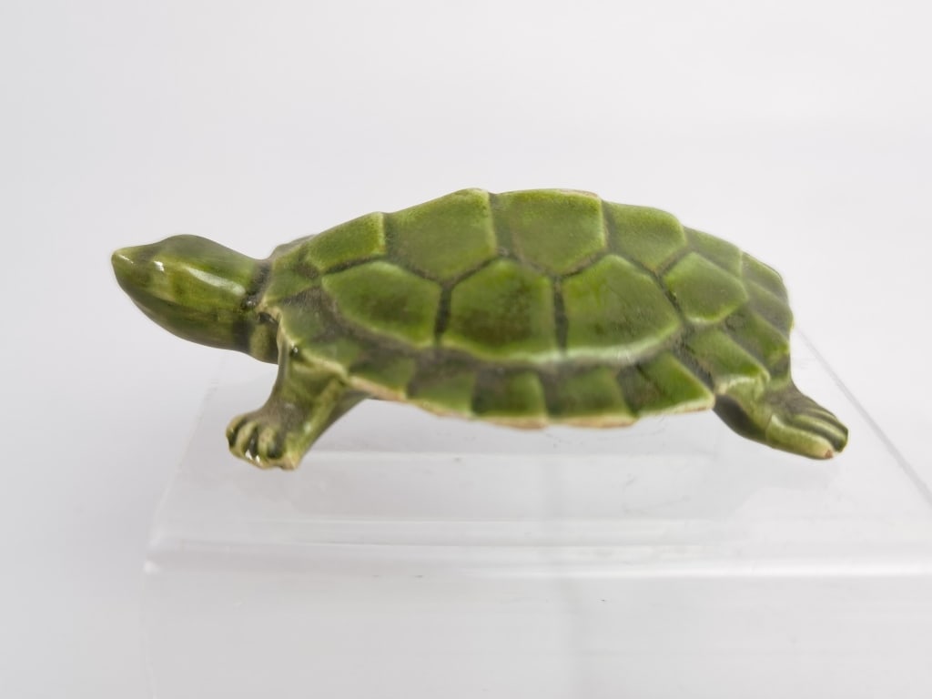 Green Glaze Porcelain Turtle (1 of 3)