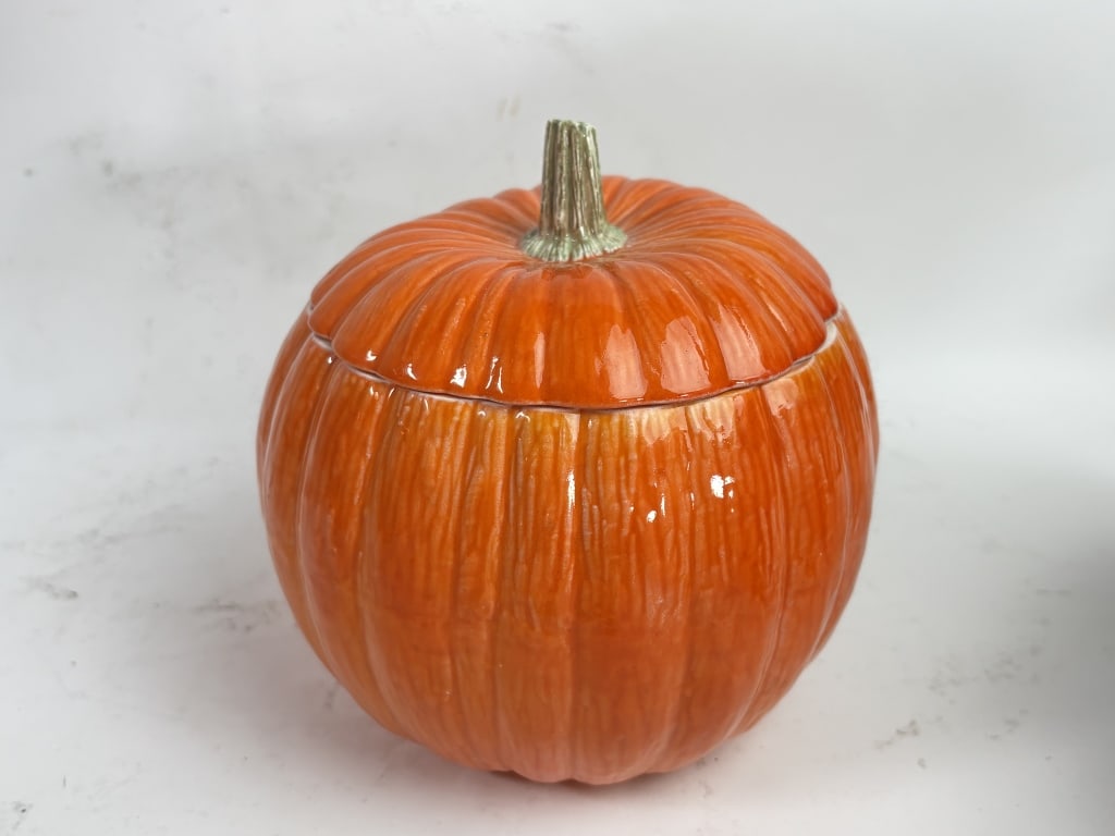 1978 June Dennison Porcelain Pumpkin Jar: 1978 June Dennison Porcelain Pumpkin Jar, 6.5in