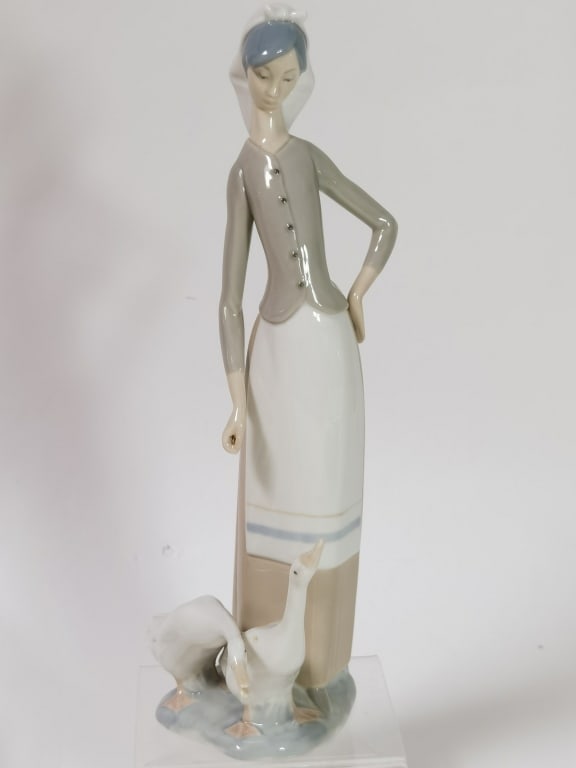 Vintage Lladro Spain Porcelain "Girl with Geese" F (1 of 7)