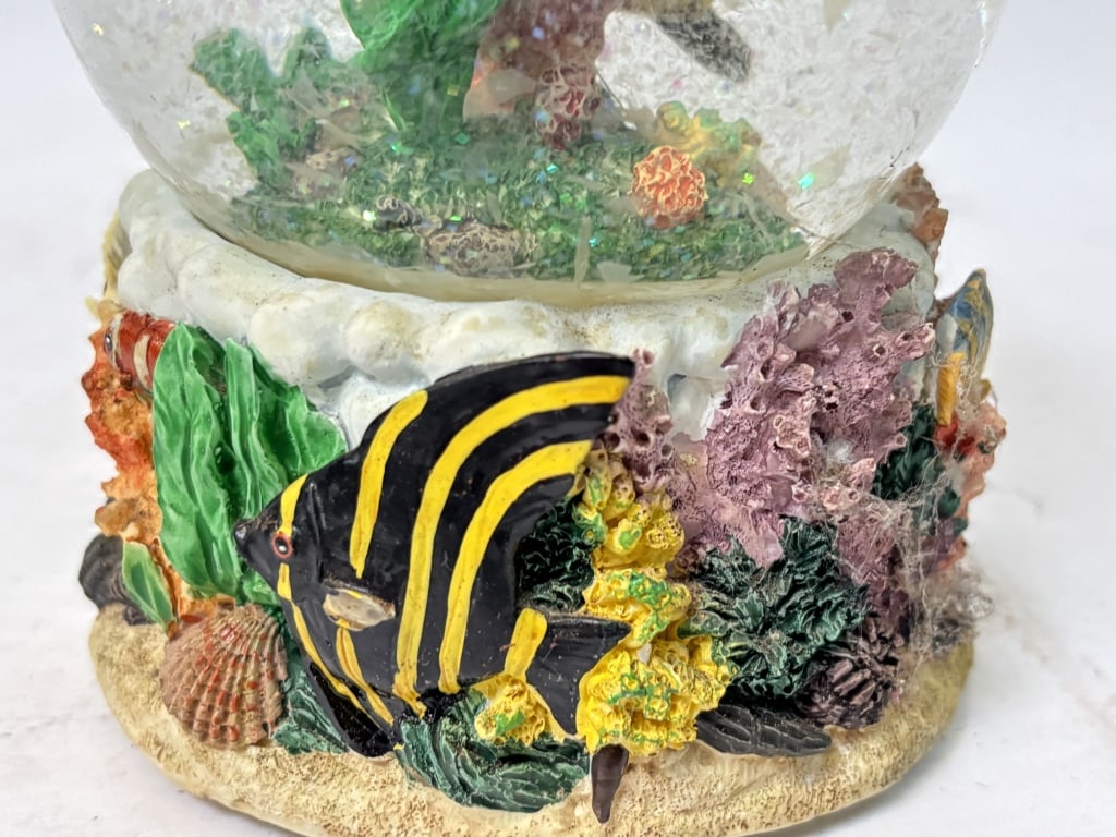 Vintage Sea Turtle Snow Globe - 5