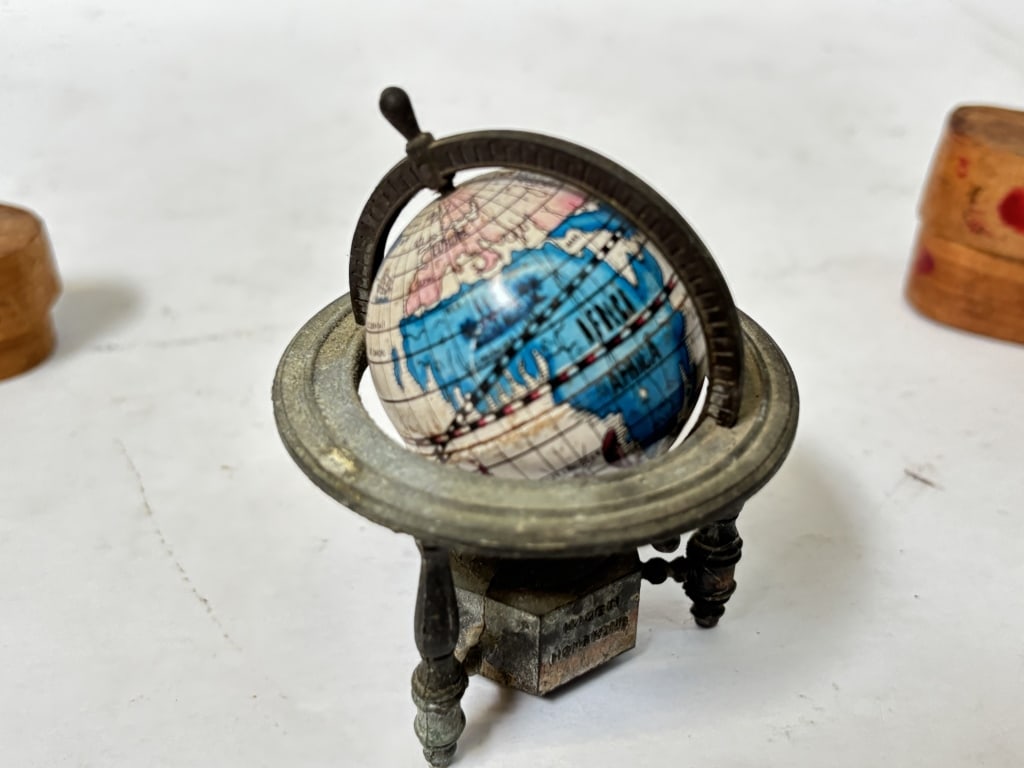 (4) Vintage Small Table Decors - 4