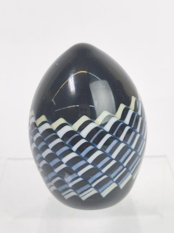 1979 GES Patterned Art Glass Egg Paperweight (1 of 3)