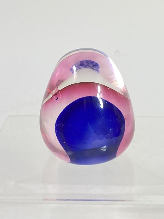 Vintage Unmarked Sommerso Glass Paperweight: Vintage Unmarked Sommerso Glass Paperweight, 2in