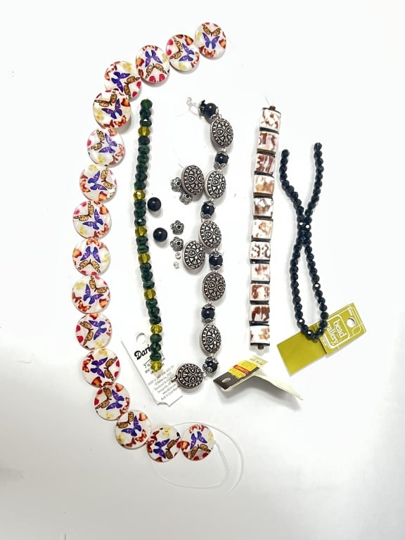 Group of Costume Jewelry Beads (1 of 2)