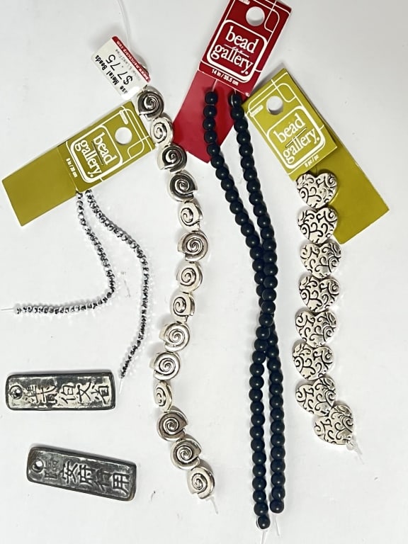 Group of Costume Jewelry Beads (1 of 2)