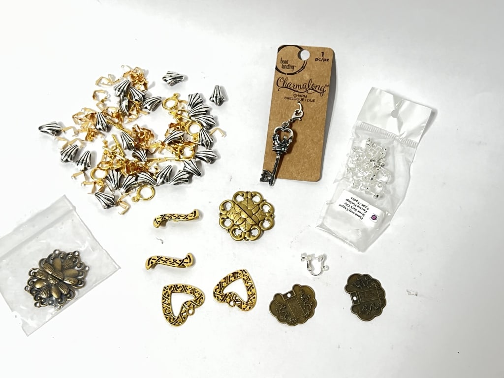 Group of Accessories (1 of 2)