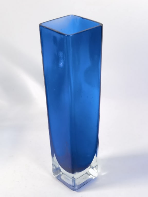 Vintage Cobalt Blue Glass Square Vase: Vintage Cobalt Blue Glass Square Vase, 6.5in