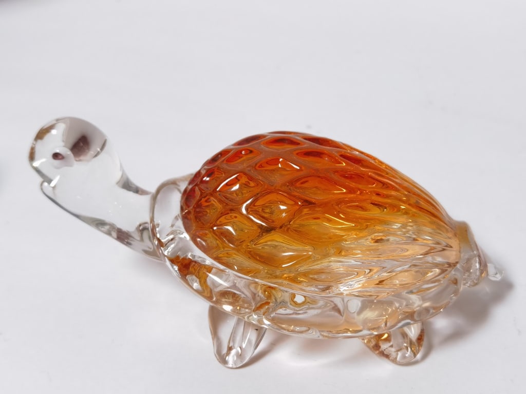 Vintage Amber Art Glass Turtle (1 of 3)