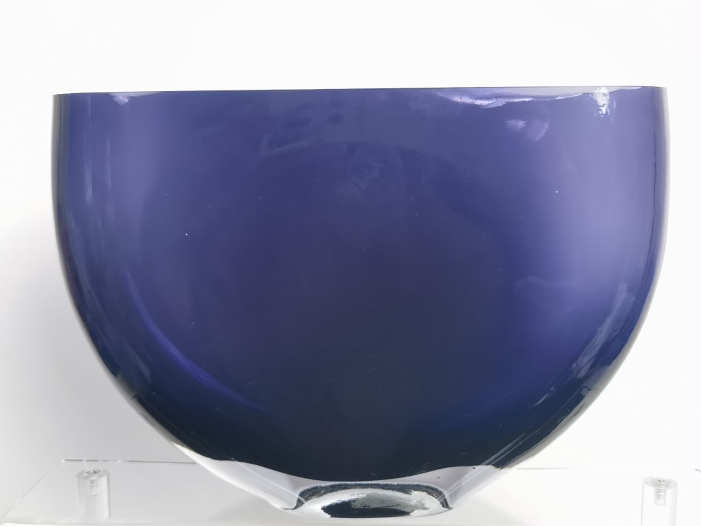 Vintage Amethyst Studio Glass Vase: Vintage Amethyst Studio Glass Vase, 6.75in by 9.75in