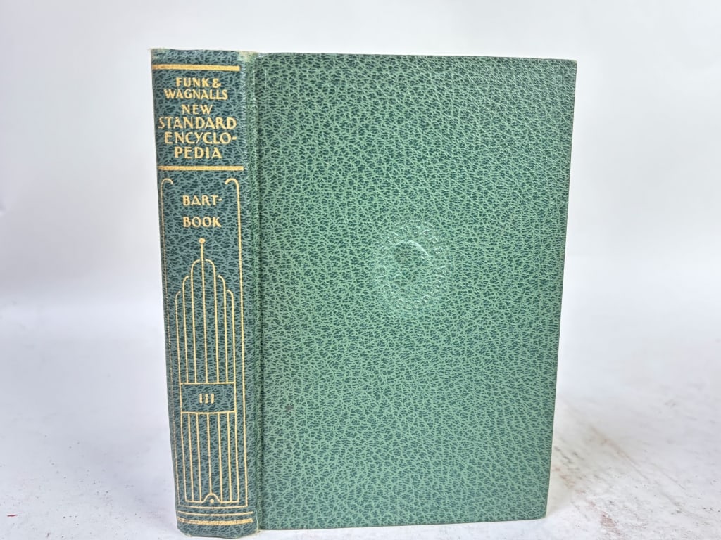 1935 Funk & Wagnalls New Standard Encyclopedia IlI: 1935 Funk & Wagnalls New Standard Encyclopedia IlI, 6.25in by 4.25in