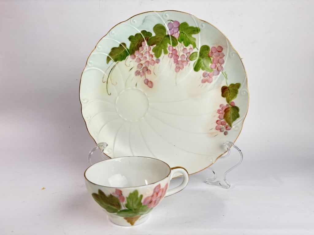 Vintage Zellmar Porcelain Hand Painted Cup Set: Vintage Zellmar Porcelain Hand Painted Cup Set, 9 1/8in & 4 5/8in