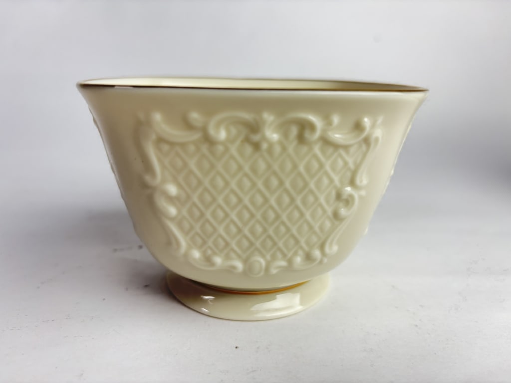 Vintage Lenox Porcelain Canterbury Footed Square B: Vintage Lenox Porcelain Canterbury Footed Square Bowl, 4.25in by 4.25in by 2 7/8in