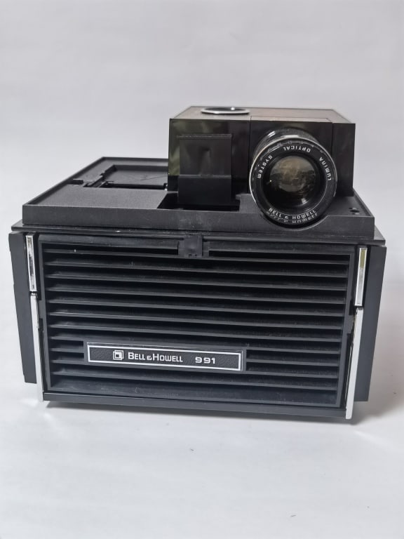 Vintage Bell & Howell 991 Slide Cube Projector: Vintage Bell & Howell 991 Slide Cube Projector, 9in by 9in by 7.5in