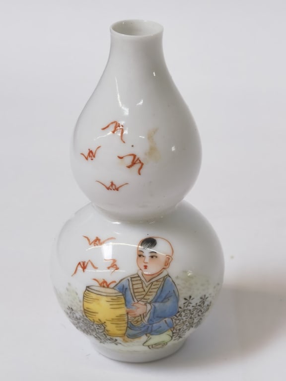 Chinese Egg Shell Porcelain Famille Rose Gourd Vas: Chinese Egg Shell Porcelain Famille Rose Gourd Vase, 3.5in