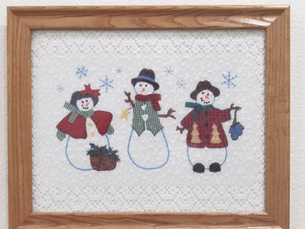 Embroidered Snowman Decor: Embroidered Snowman Decor, 16in by 13in
