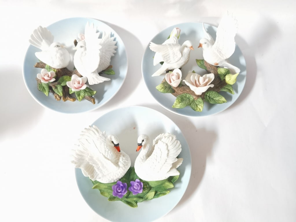 (3) 3D Porcelain Birds Plates: (3) 3D Porcelain Birds Plates, 8in