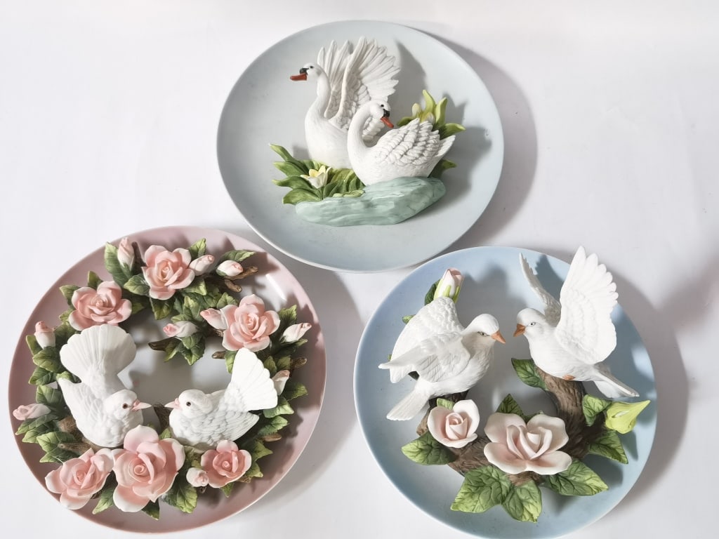 (3) 3D Porcelain Birds Plates: (3) 3D Porcelain Birds Plates, 8in