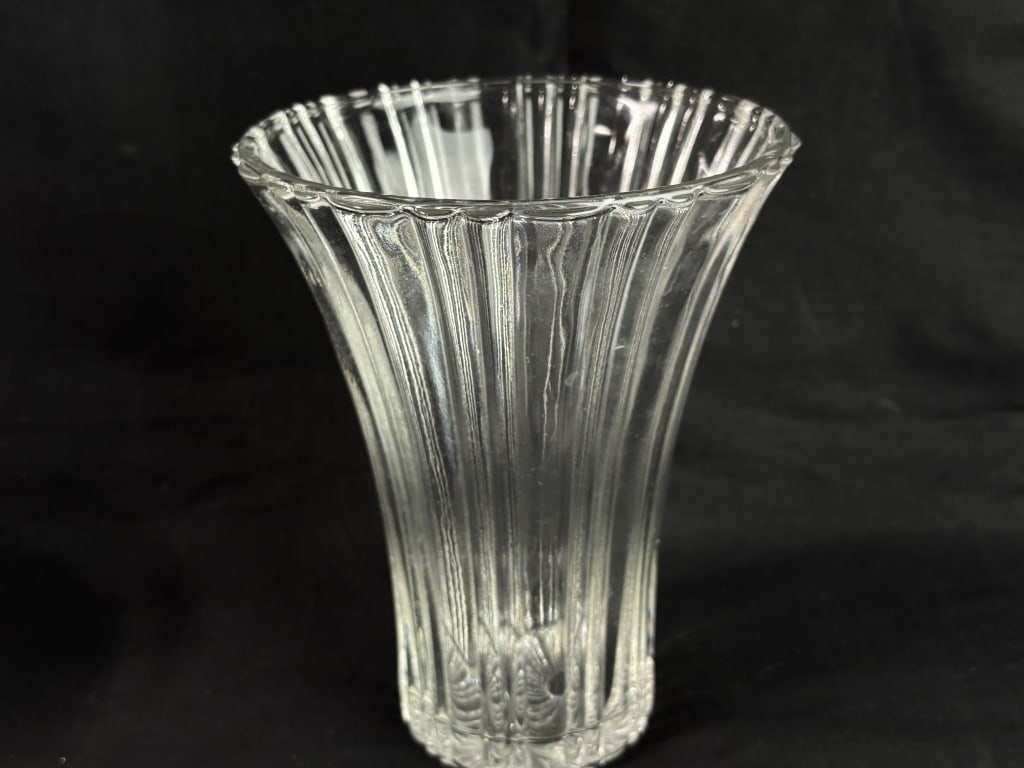 Vintage Anchor Hocking Clear Ribbed Glass Vase: Vintage Anchor Hocking Clear Ribbed Glass Vase, 7.25in