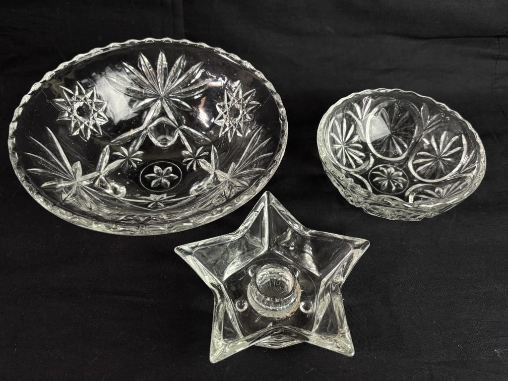 (3) Vintage Crystal Dishes: (3) Vintage Crystal Dishes, 6.75in by 2.5in