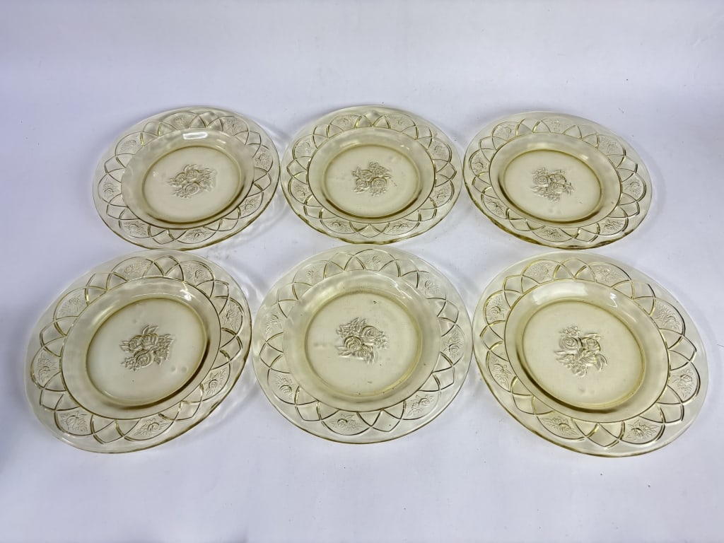 (6) Vintage Federal Glass Rosemary Dutch Rose Ambe: (6) Vintage Federal Glass Rosemary Dutch Rose Amber Glass Plates, 6.25in