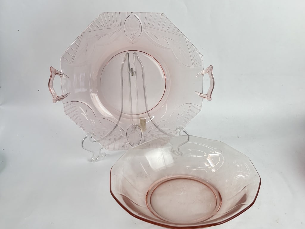(2) Vintage Hazel Atlas Royal Lace Pink Depressios: (2) Vintage Hazel Atlas Royal Lace Pink Depression Glass Dishes, 12in by 2in