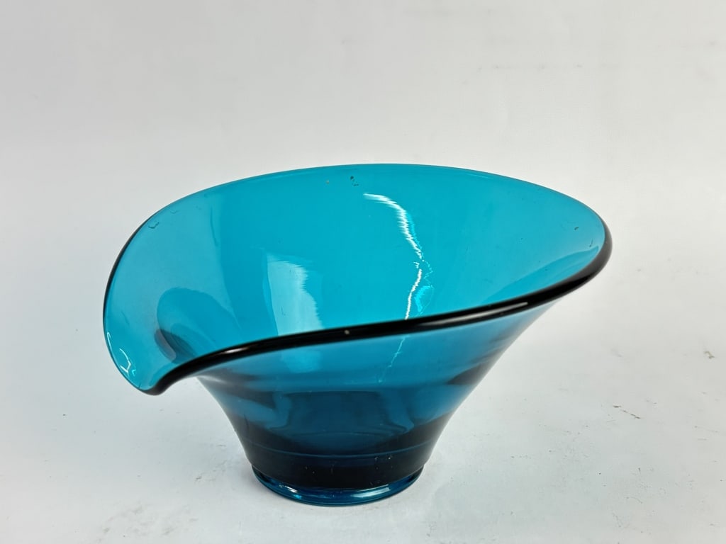 Vintage MCM Viking Glass Bluenique Bowl: Vintage MCM Viking Glass Bluenique Bowl, 6in by 3.25in