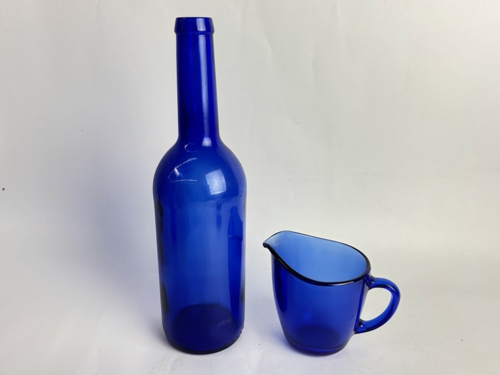 (2) Vintage Cobalt Blue Glass Wares: (2) Vintage Cobalt Blue Glass Wares, 11.5in