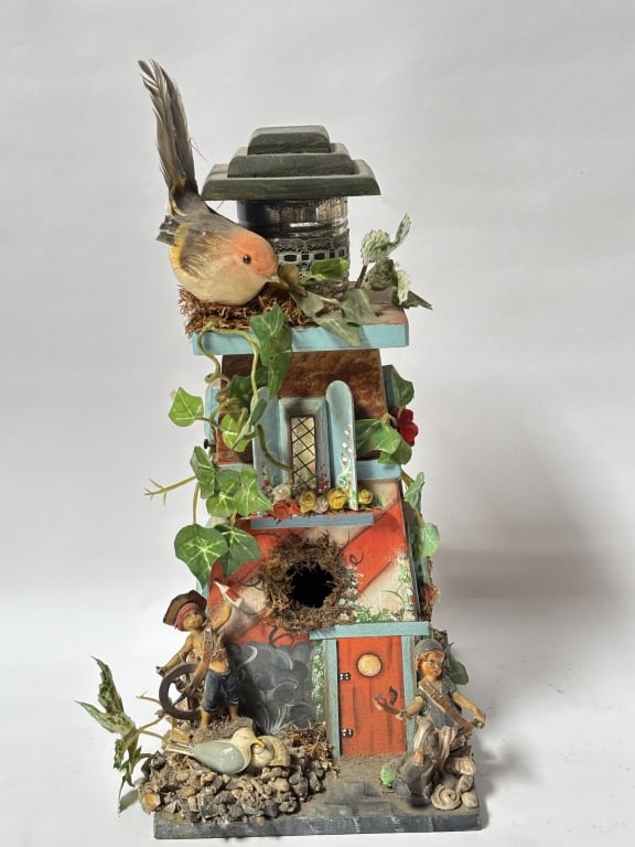 Vintage Fairy House: Vintage Fairy House, 13.5in by 7.5in
