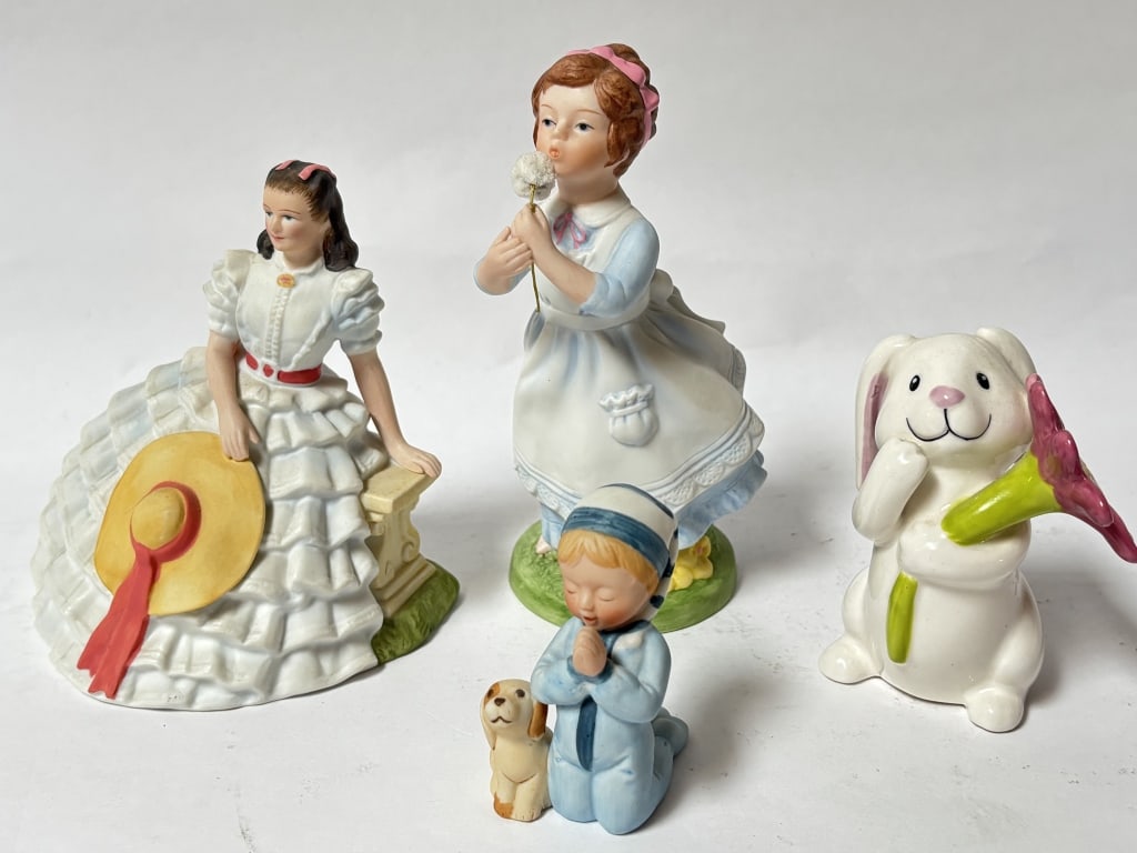 (4) Vintage Porcelain Figurines (1 of 4)