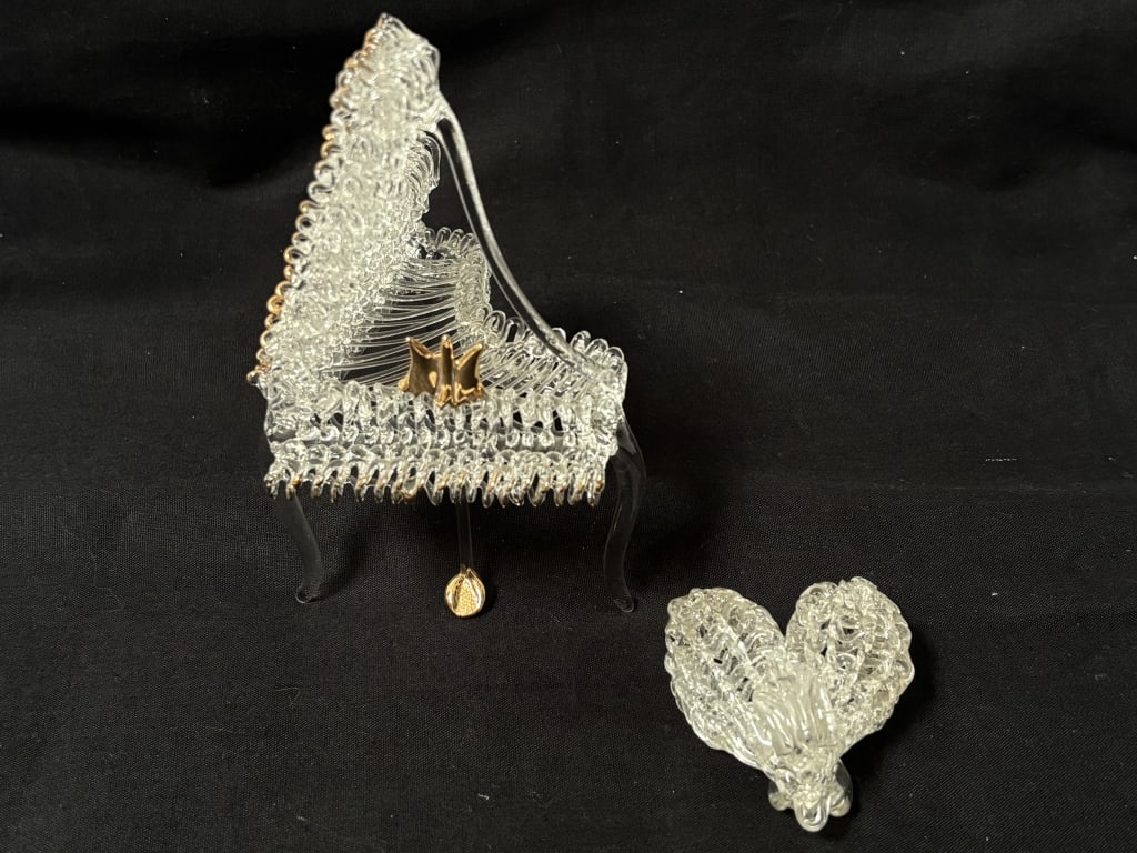 Vintage Miniature Glass Figurines: Vintage Miniature Glass Figurines, 5in by 3.5in