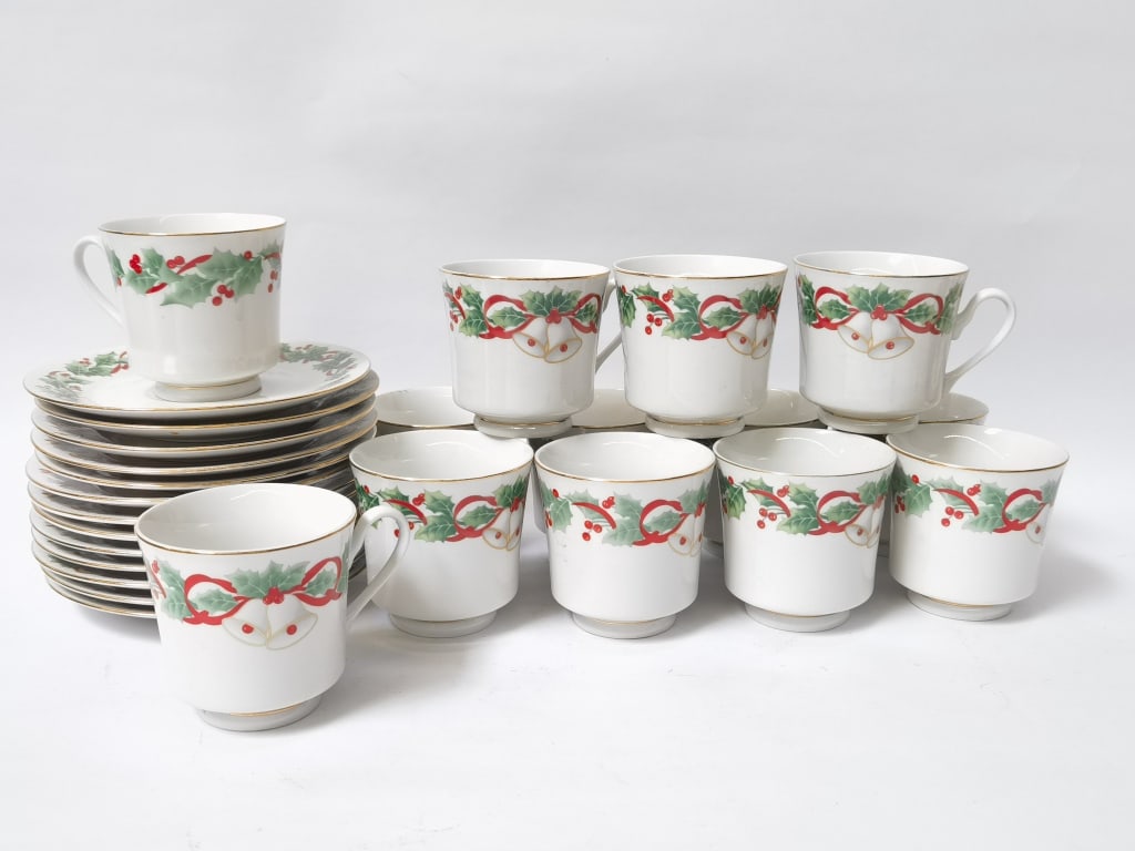 1990 Sango Noel Porcelain Cup Set: 1990 Sango Noel Porcelain Cup Set, 6in