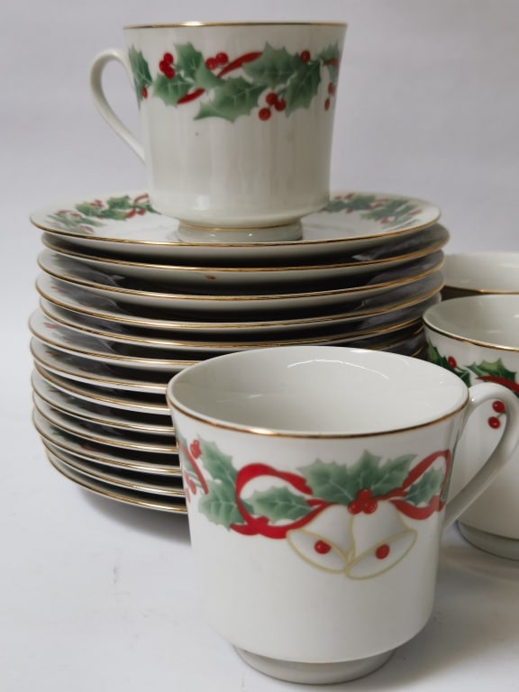 1990 Sango Noel Porcelain Cup Set - 2