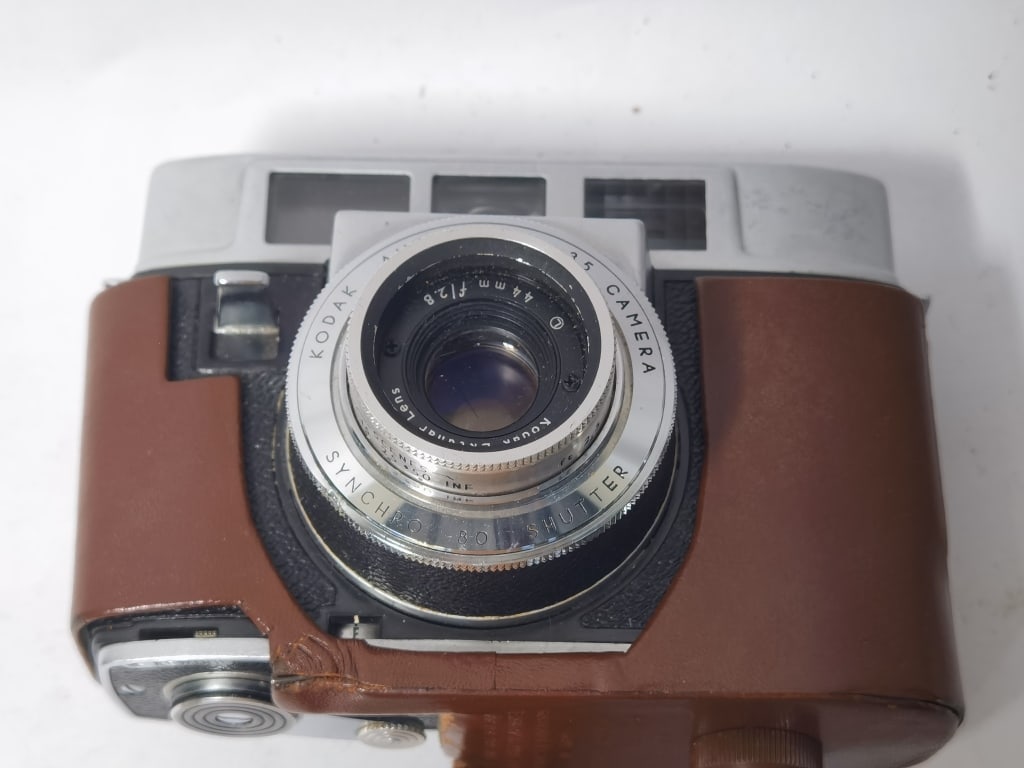 Vintage Kodak Automatic 35 Camera (1 of 7)