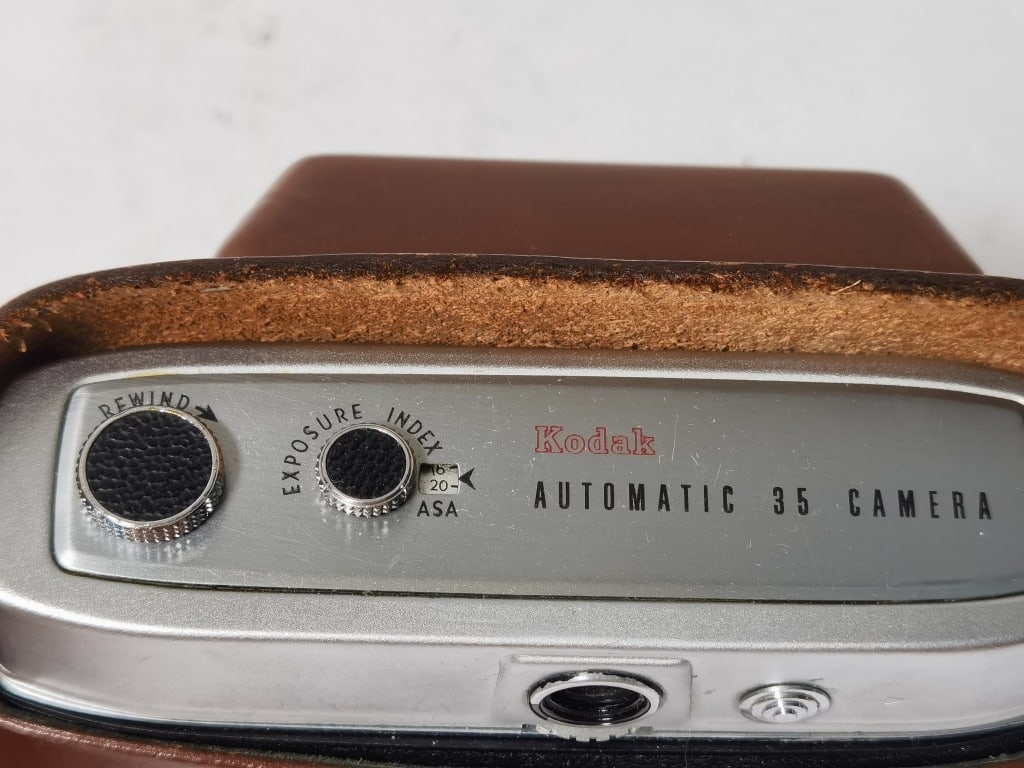 Vintage Kodak Automatic 35 Camera - 4