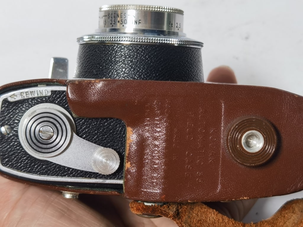 Vintage Kodak Automatic 35 Camera - 5