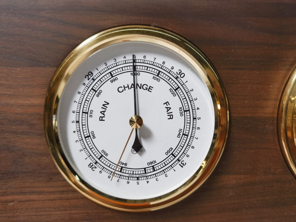 Josten's Walnut Comfortmeter - 2