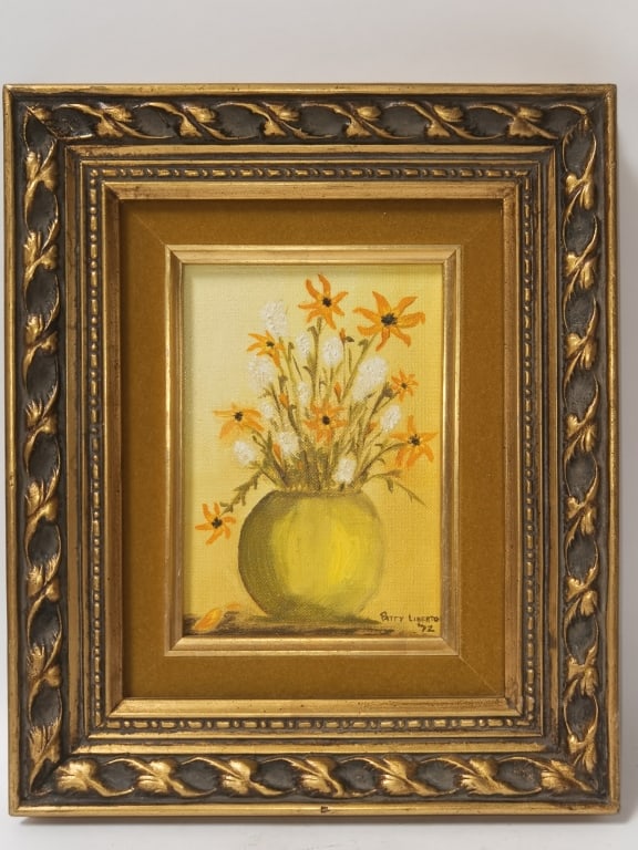 1972 Patty Liberto Floral Still Life Oil Painting: 1972 Patty Liberto Floral Still Life Oil Painting, 12.25in by 10.25in