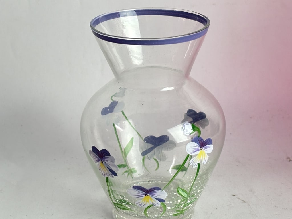 Vintage Fenton Glass Hand Painted Crackle Glass Va: Vintage Fenton Glass Hand Painted Crackle Glass Vase, 4.75in