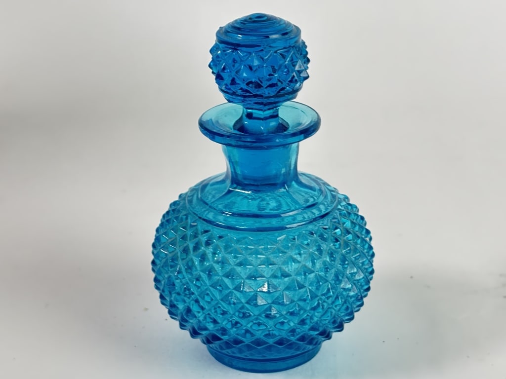 Vintage MCM Blue Diamond Glass Perfume Bottle: Vintage MCM Blue Diamond Glass Perfume Bottle, 3.5in