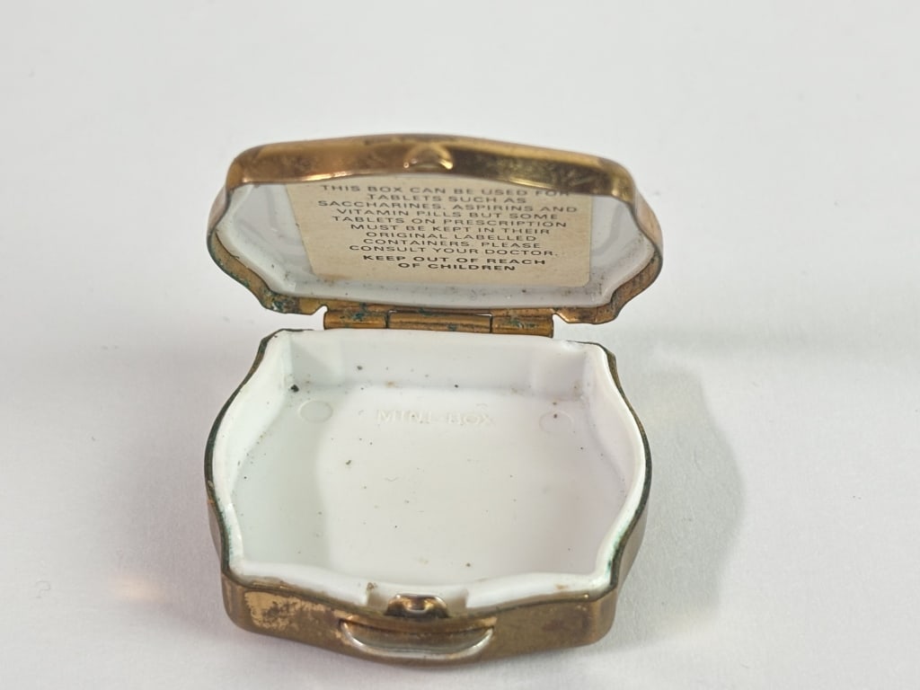 Vintage Stratton Trinket Box - 2