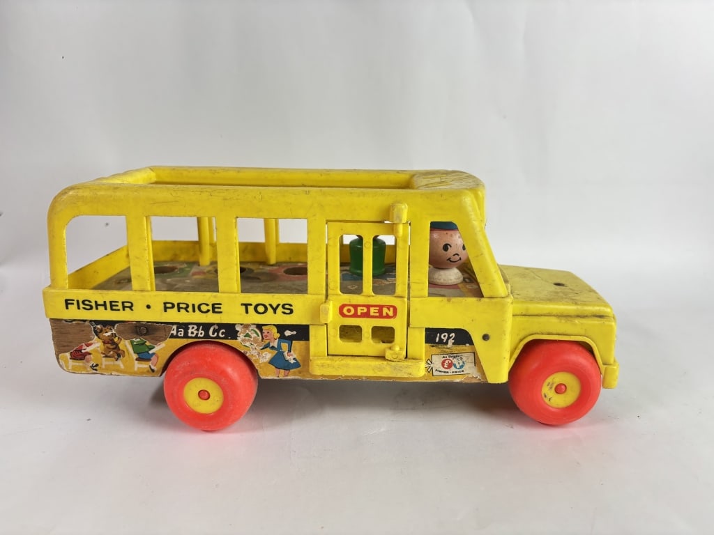 Vintage Fisher Price Little People School Bus (1 of 4)