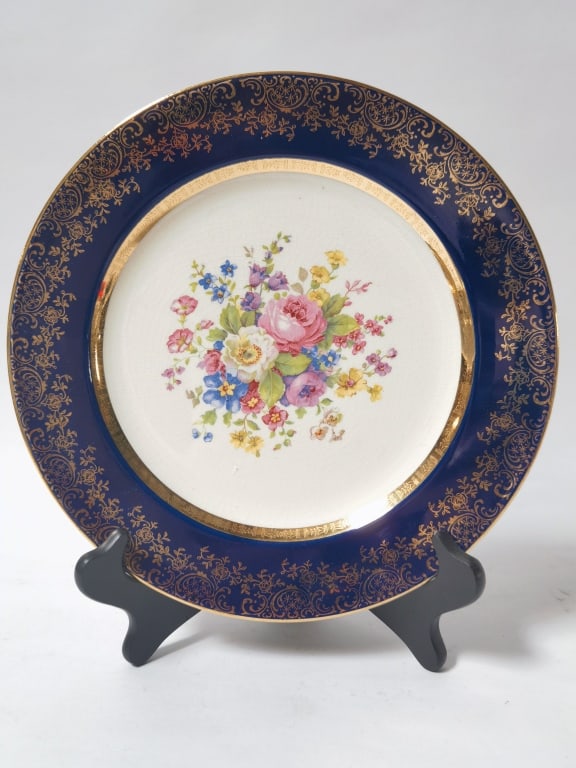 Century by Salem 23KT Encrusted Gold Floral Plate: Century by Salem 23KT Encrusted Gold Floral Plate, 10in