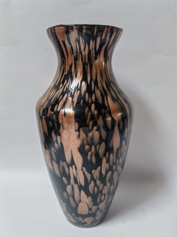 Large Maestri Vetrai Copper Glitter Black Glass Va: Large Maestri Vetrai Copper Glitter Black Glass Vase, 15in