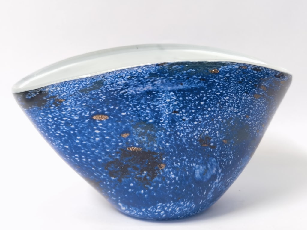 Vintage Murano Italy Blue Art Glass Bowl: Vintage Murano Italy Blue Art Glass Bowl, 8in by 4.5in