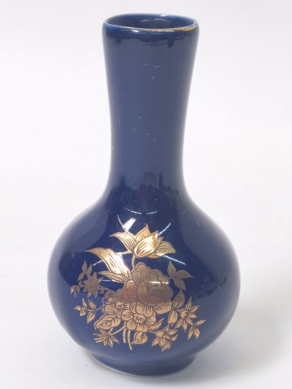 Vintage Porcelain Gilt Blue Glaze Vase: Vintage Porcelain Gilt Blue Glaze Vase, 4in