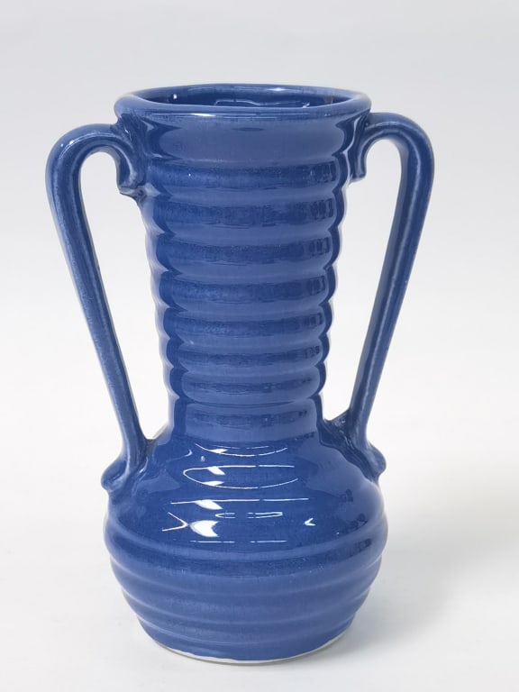 Shawnee Vintage Double Handle Urn Mini-Vase: Shawnee Vintage Double Handle Urn Mini-Vase, 5.5in