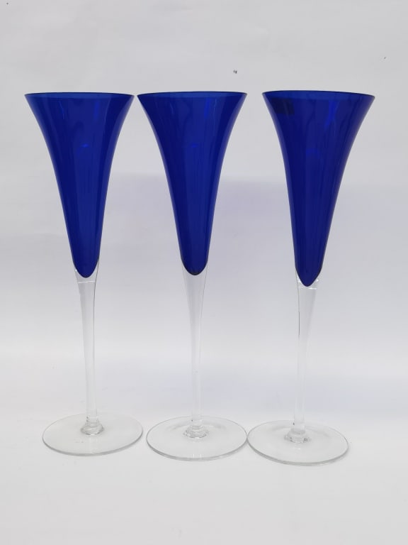 (3) Cobalt Blue/Clear Glass Champagne Flutes: (3) Cobalt Blue/Clear Glass Champagne Flutes, 10.75in